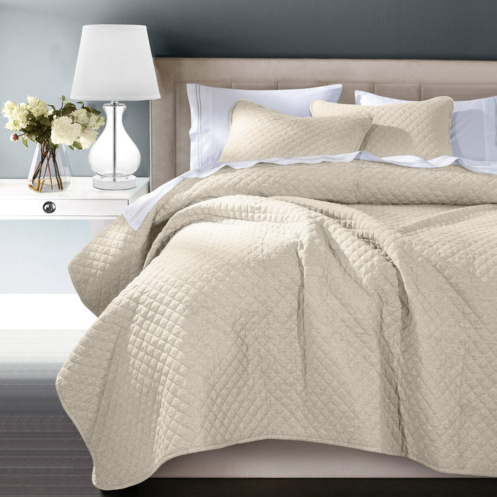 Anna Diamond Quilted Coverlet Coverlet / Full/ Queen / Light Tan Coverlet