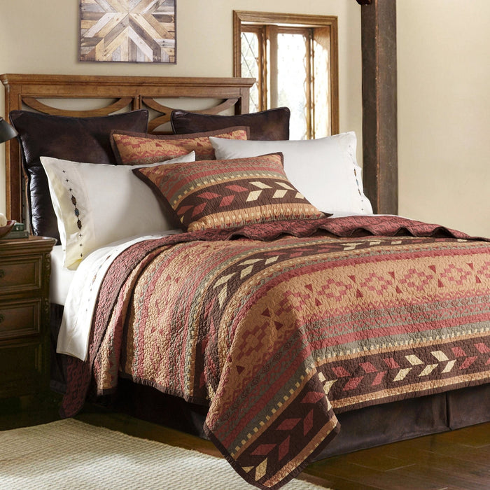 Broken Arrow Reversible Quilt Set Quilt