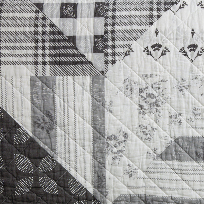 Patchwork Prairie Printed Quilt Swatch Swatch