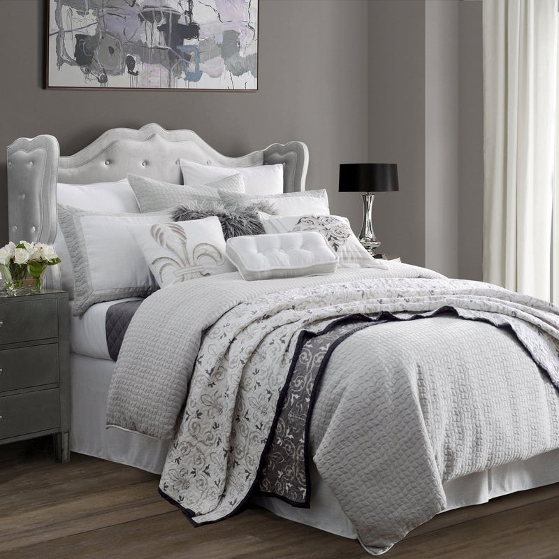 Farmhouse Quilts Collection from HiEnd Accents