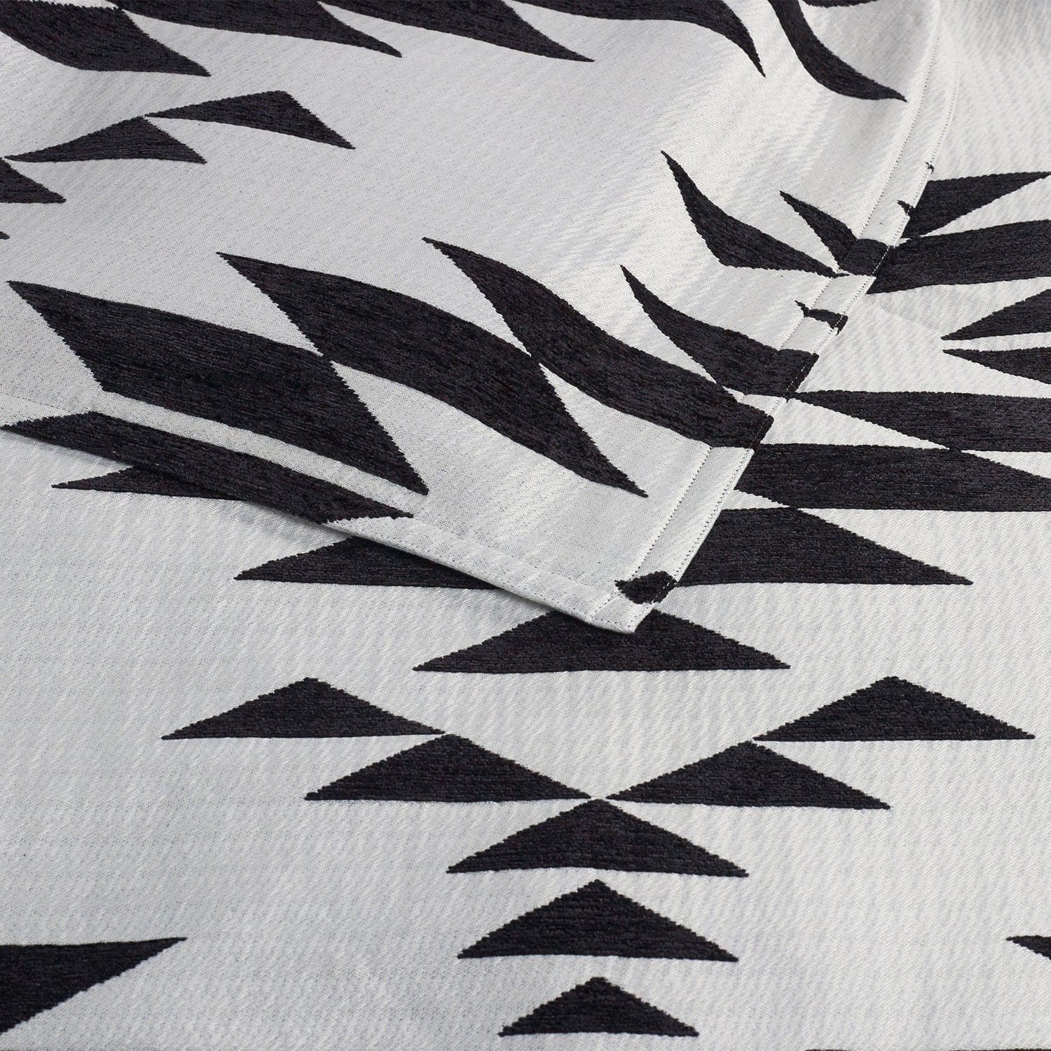 Amelia Aztec Comforter Set Comforter