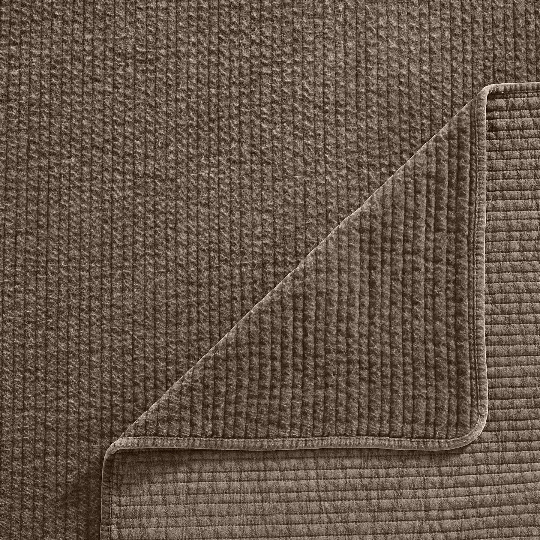 Brown stonewashed cotton velvet quilt