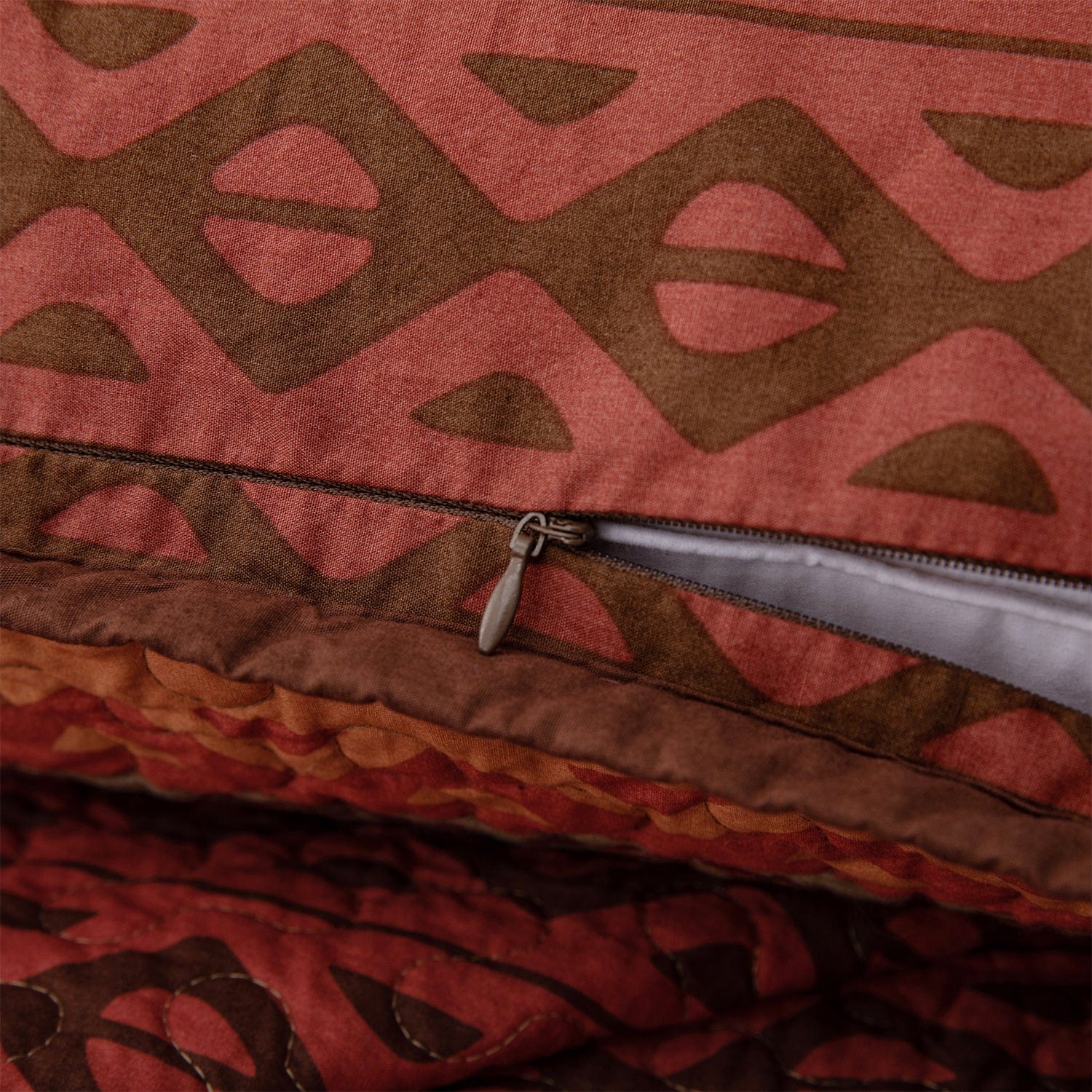 Broken Arrow Reversible Quilt Set Quilt