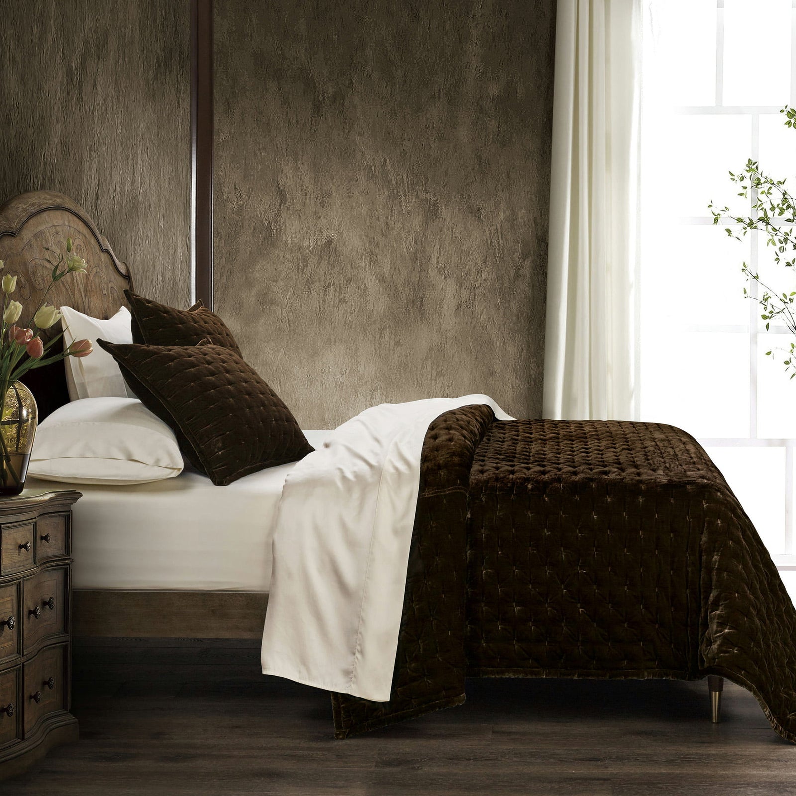 Stella Faux Silk Velvet Pintuck Quilt Quilt Set / Full/Queen / Espresso Quilt
