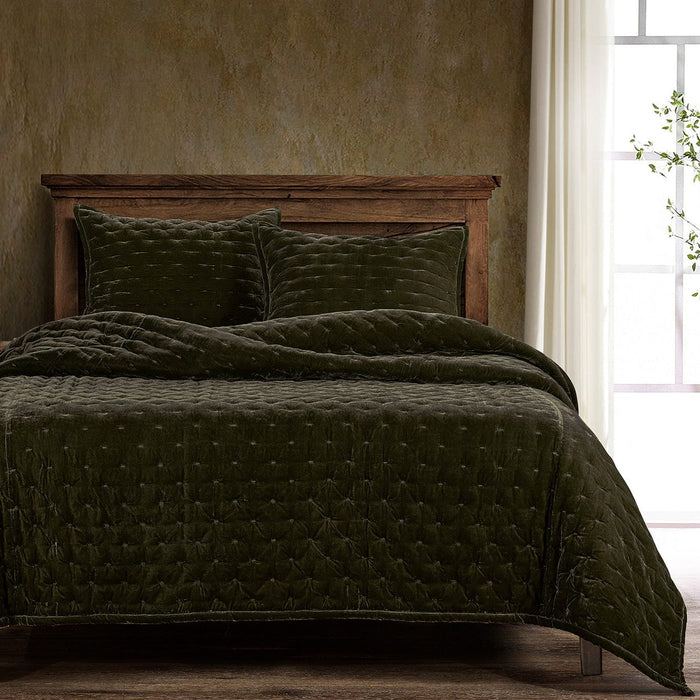 Stella Faux Silk Velvet Pintuck Quilt Quilt Set / Full/Queen / Fern Green Quilt