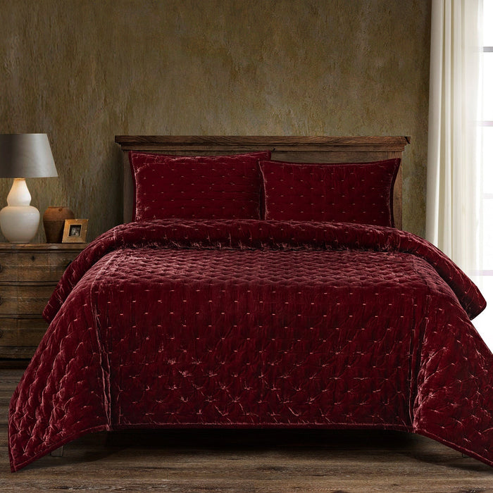 Stella Faux Silk Velvet Pintuck Quilt Quilt Set / Full/Queen / Garnet Red Quilt