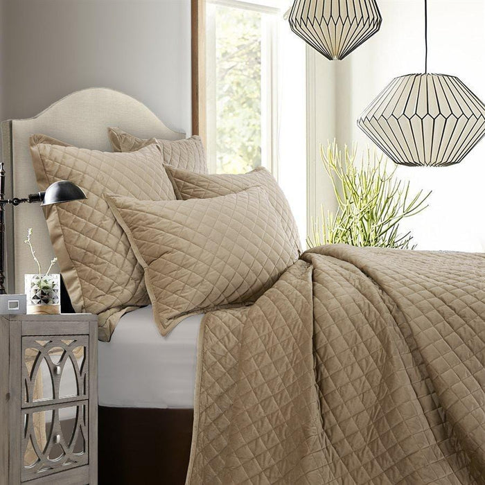 Velvet Diamond Quilt Quilt Set / Full/Queen / Oatmeal Quilt