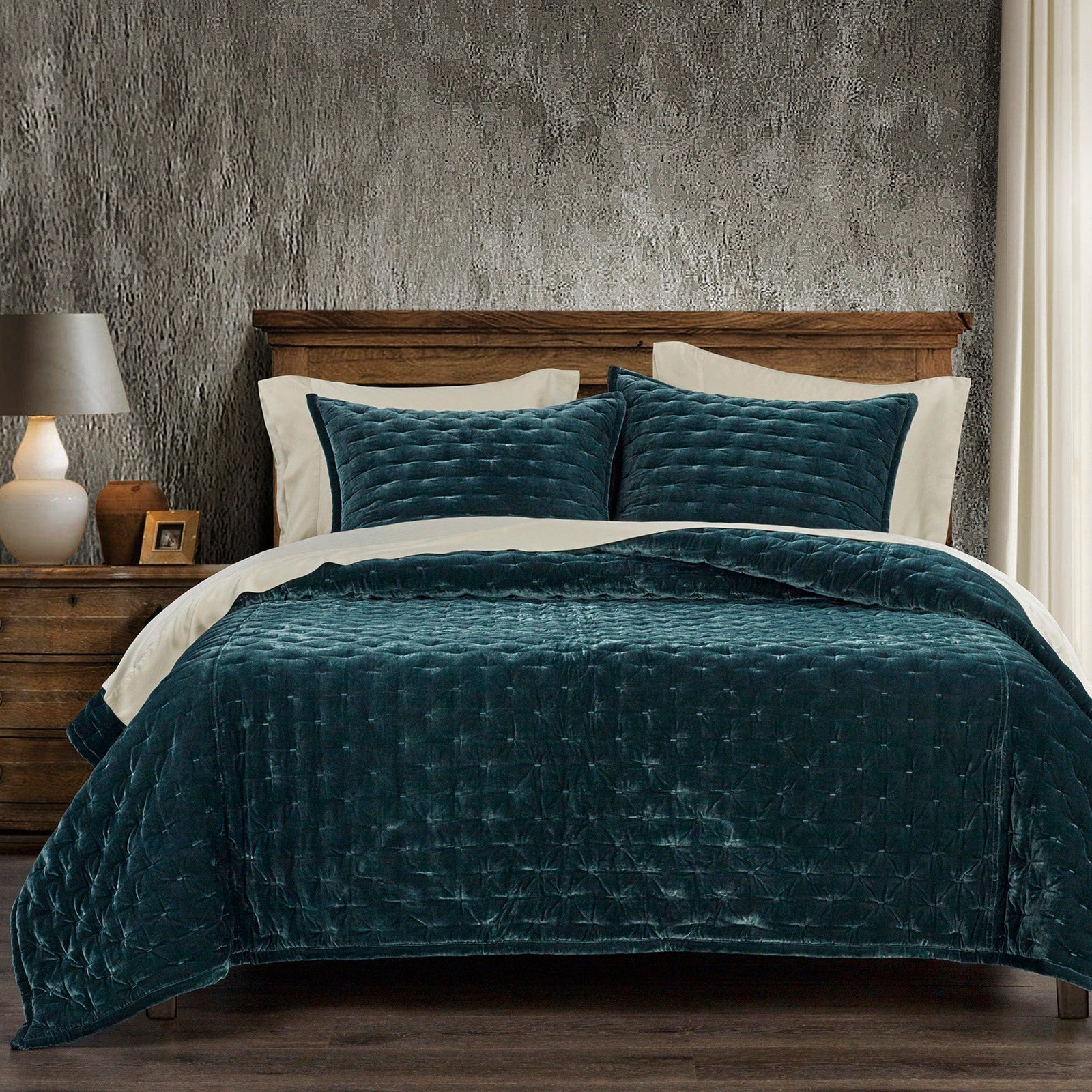 Stella Faux Silk Velvet Pintuck Quilt Quilt Set / Full/Queen / Storm Blue Quilt