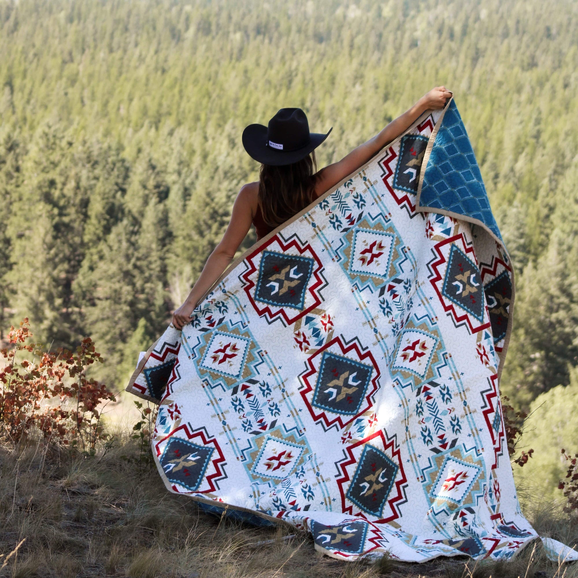 Spirit Valley Reversible Quilt Set Quilt