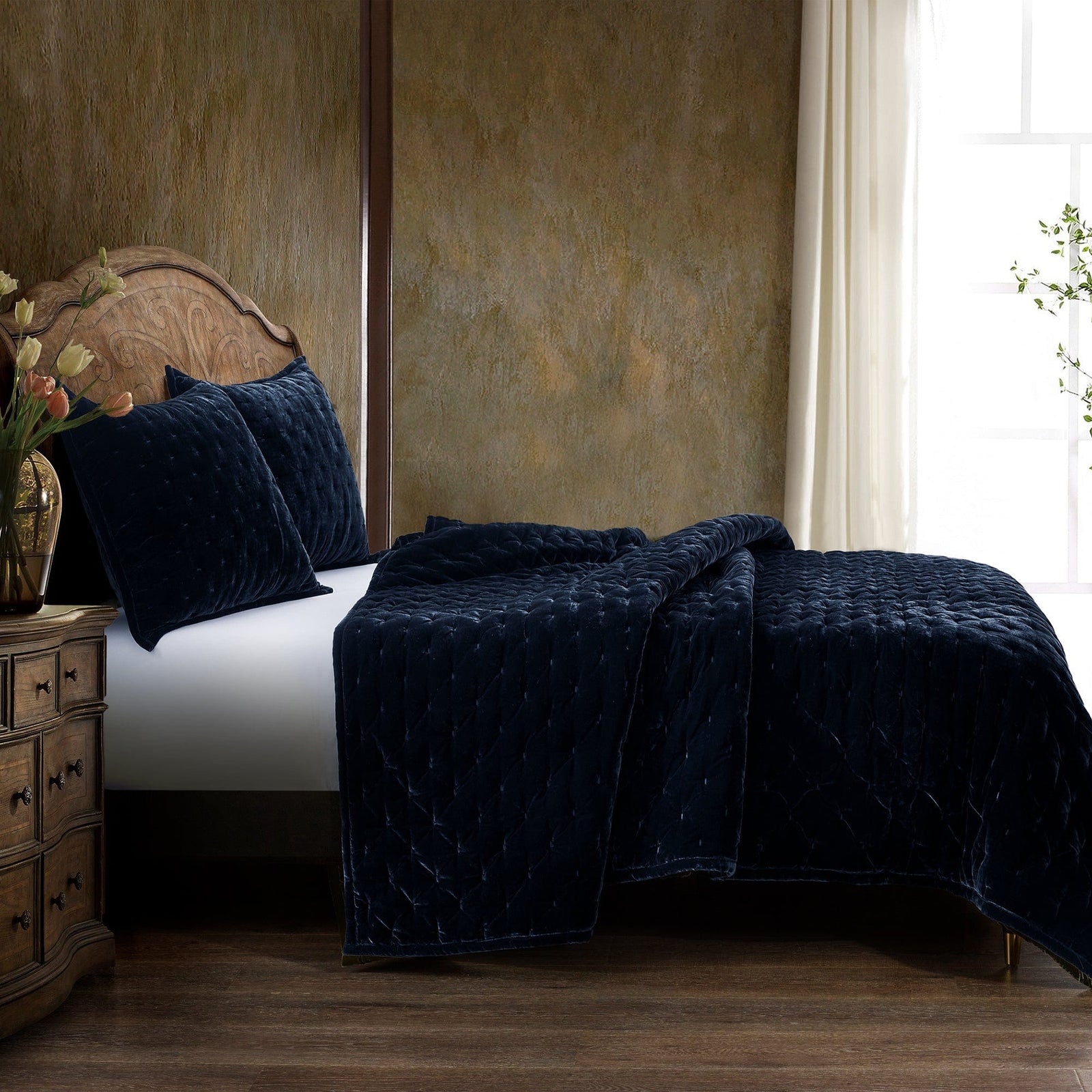 Stella Faux Silk Velvet Pintuck Quilt Quilt