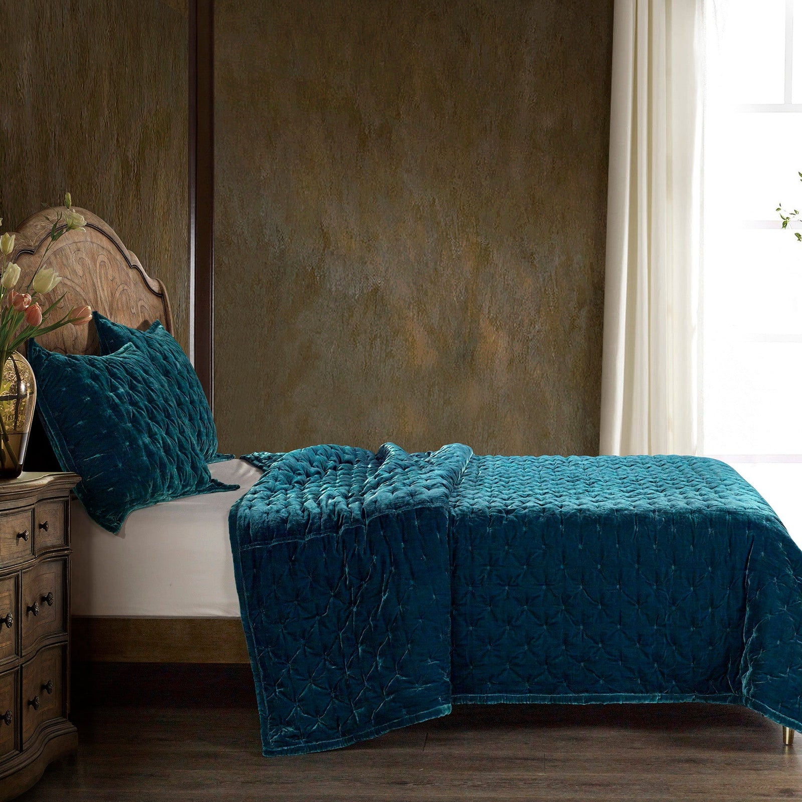 Stella Faux Silk Velvet Pintuck Quilt Quilt