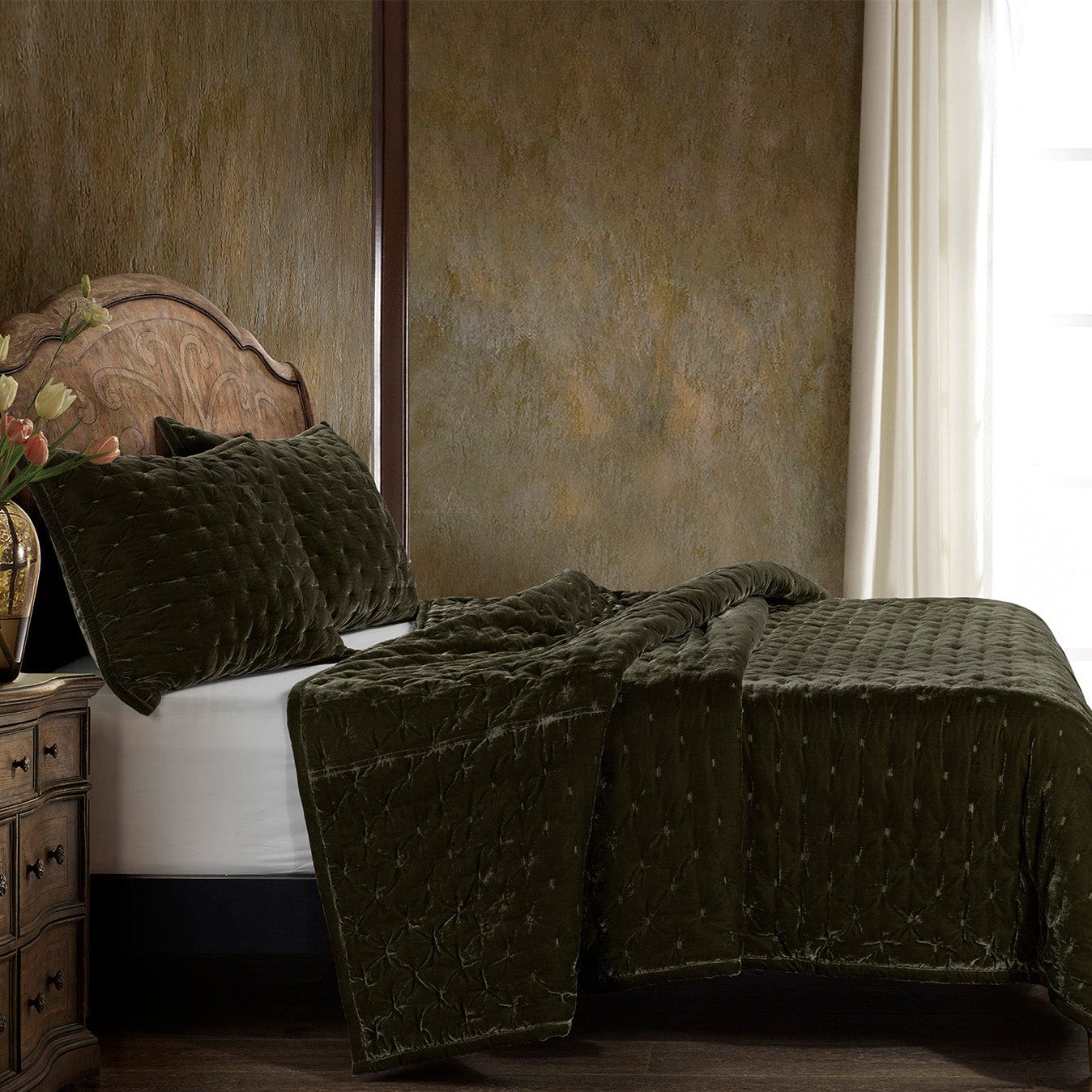 Stella Faux Silk Velvet Pintuck Quilt Quilt