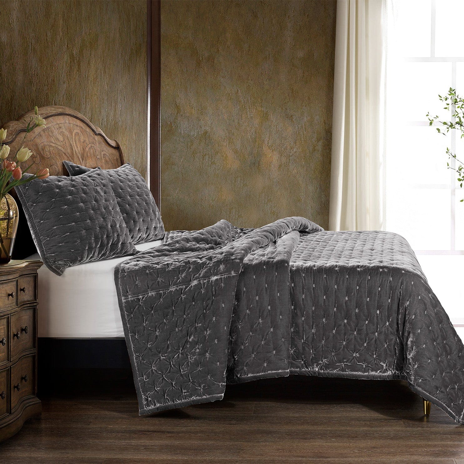 Stella Faux Silk Velvet Pintuck Quilt Quilt