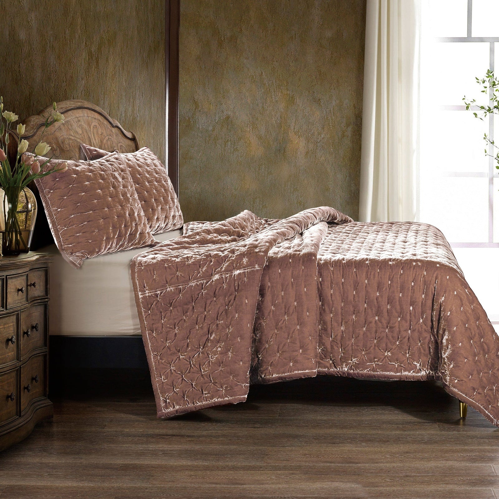 Stella Faux Silk Velvet Pintuck Quilt Quilt