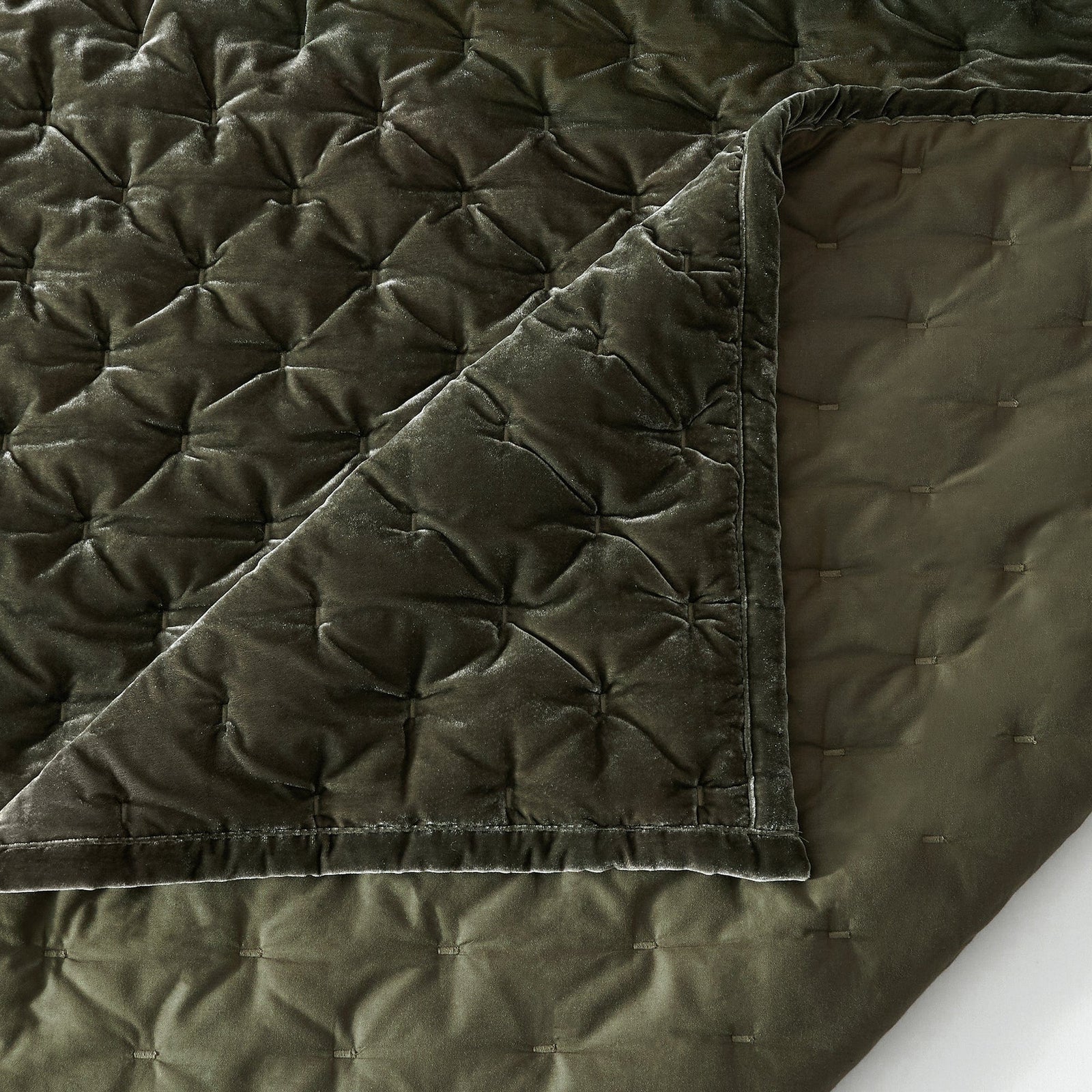 Stella Faux Silk Velvet Pintuck Quilt Quilt