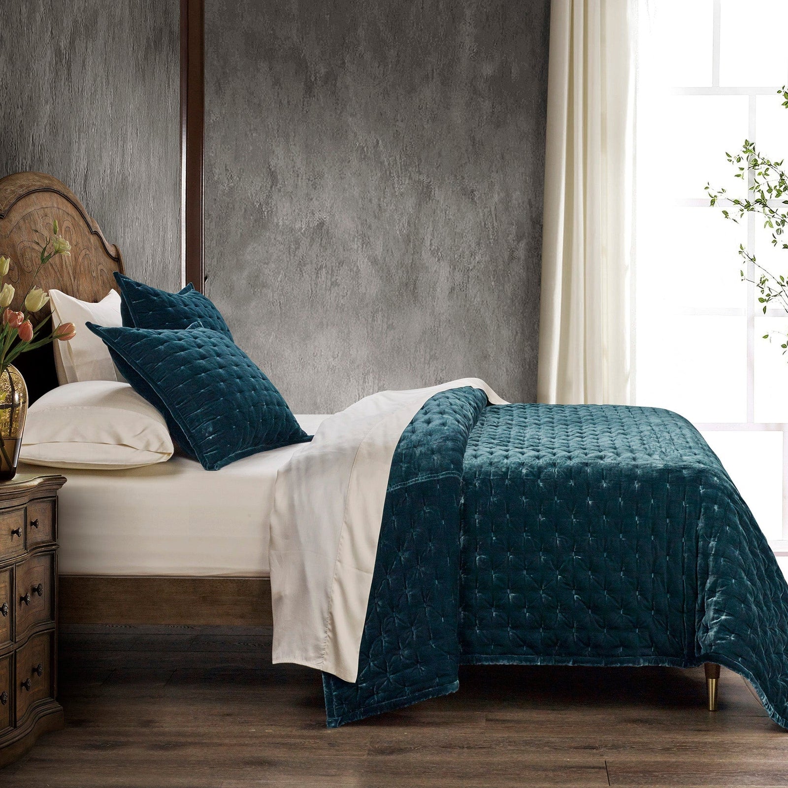 Stella Faux Silk Velvet Pintuck Quilt Quilt