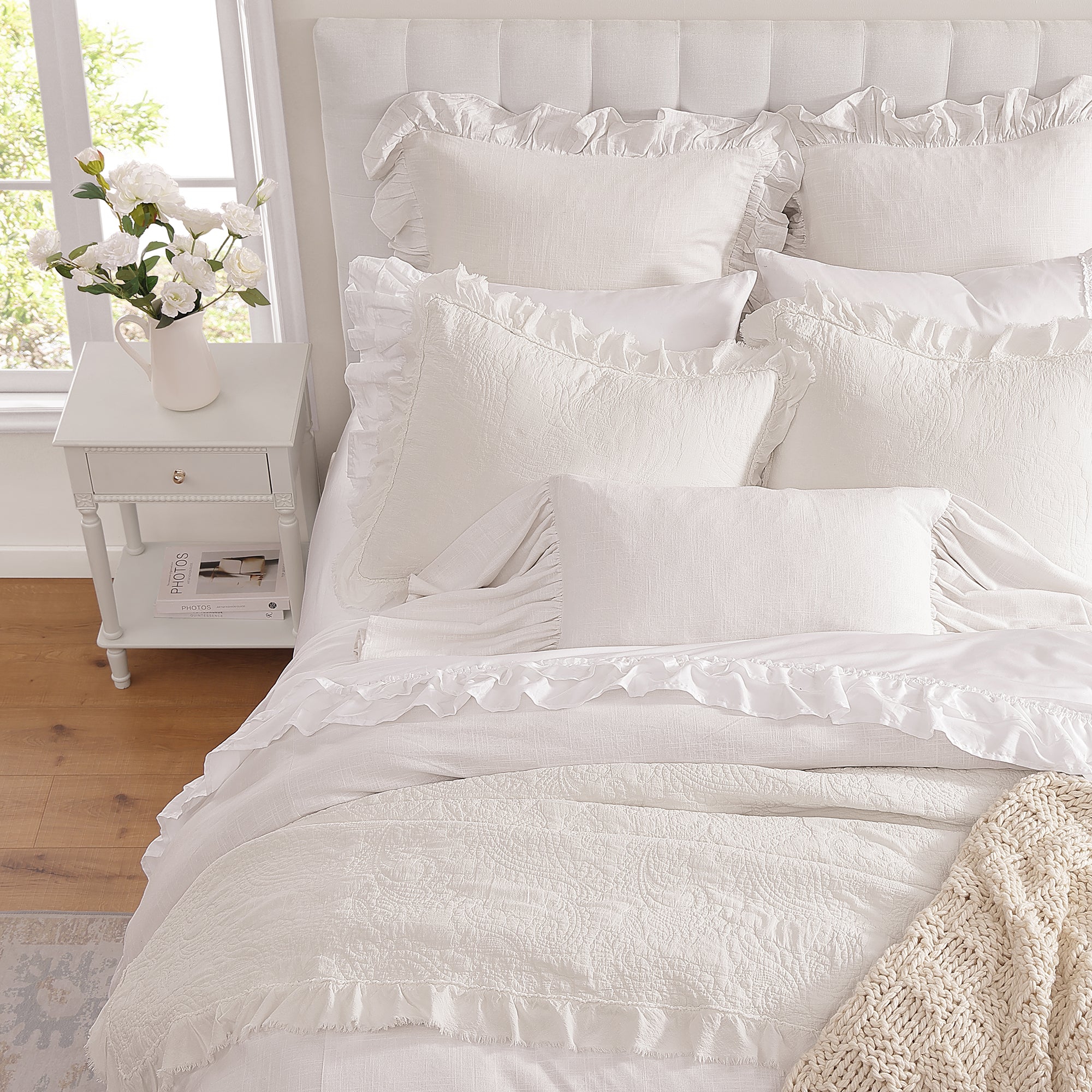 Sadie Stonewashed Paisley Ruffled Quilt Set Twin / White Quilt
