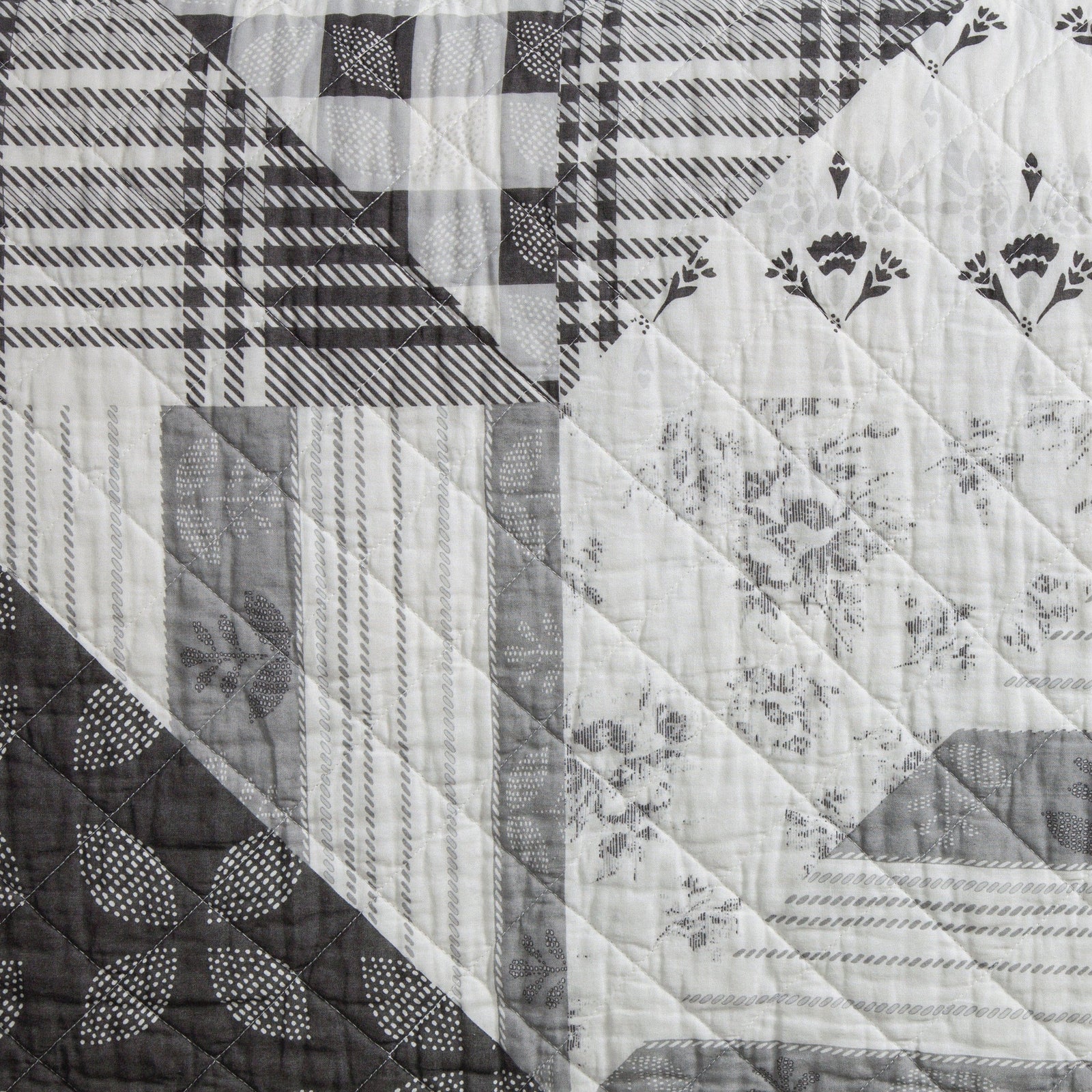 Patchwork Prairie Reversible Quilt Set Quilt