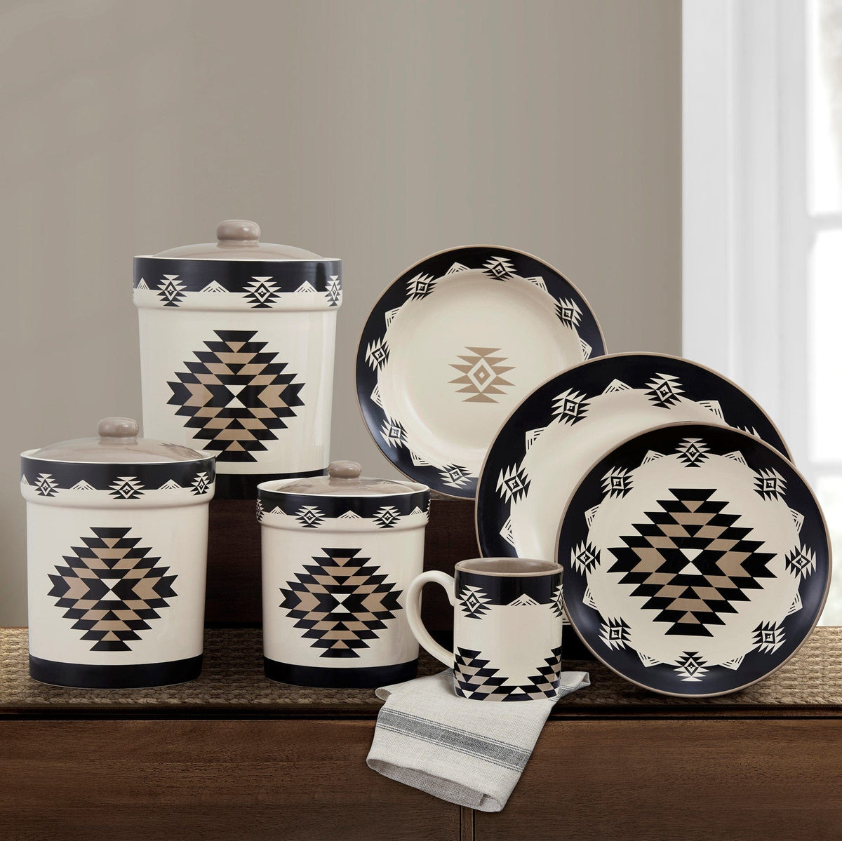 Chalet Aztec ceramic dinnerware