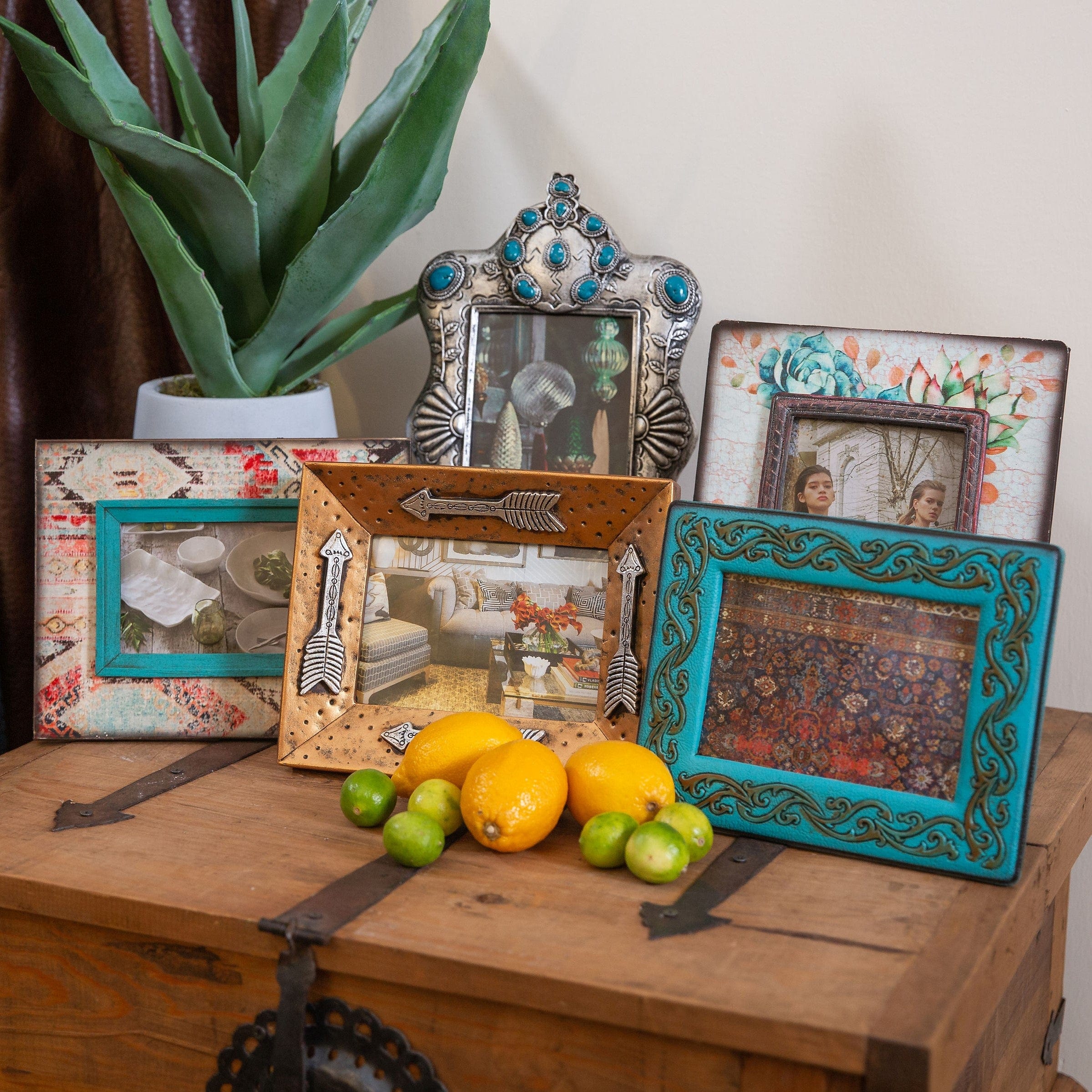 Gold Picture Frame w/ Arrows, 5x7 Picture Frame