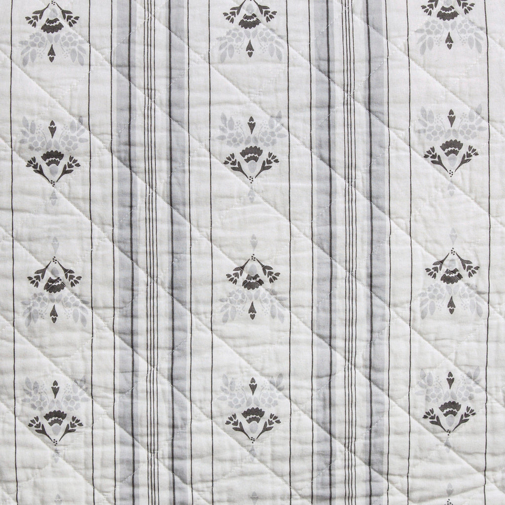 Patchwork Prairie Reversible Quilt Set Quilt