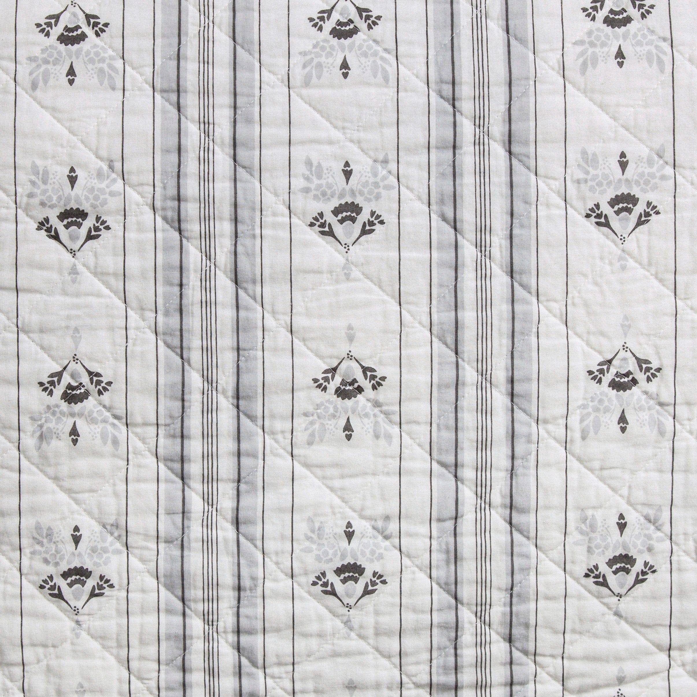 Patchwork Prairie Reversible Quilt Set Quilt