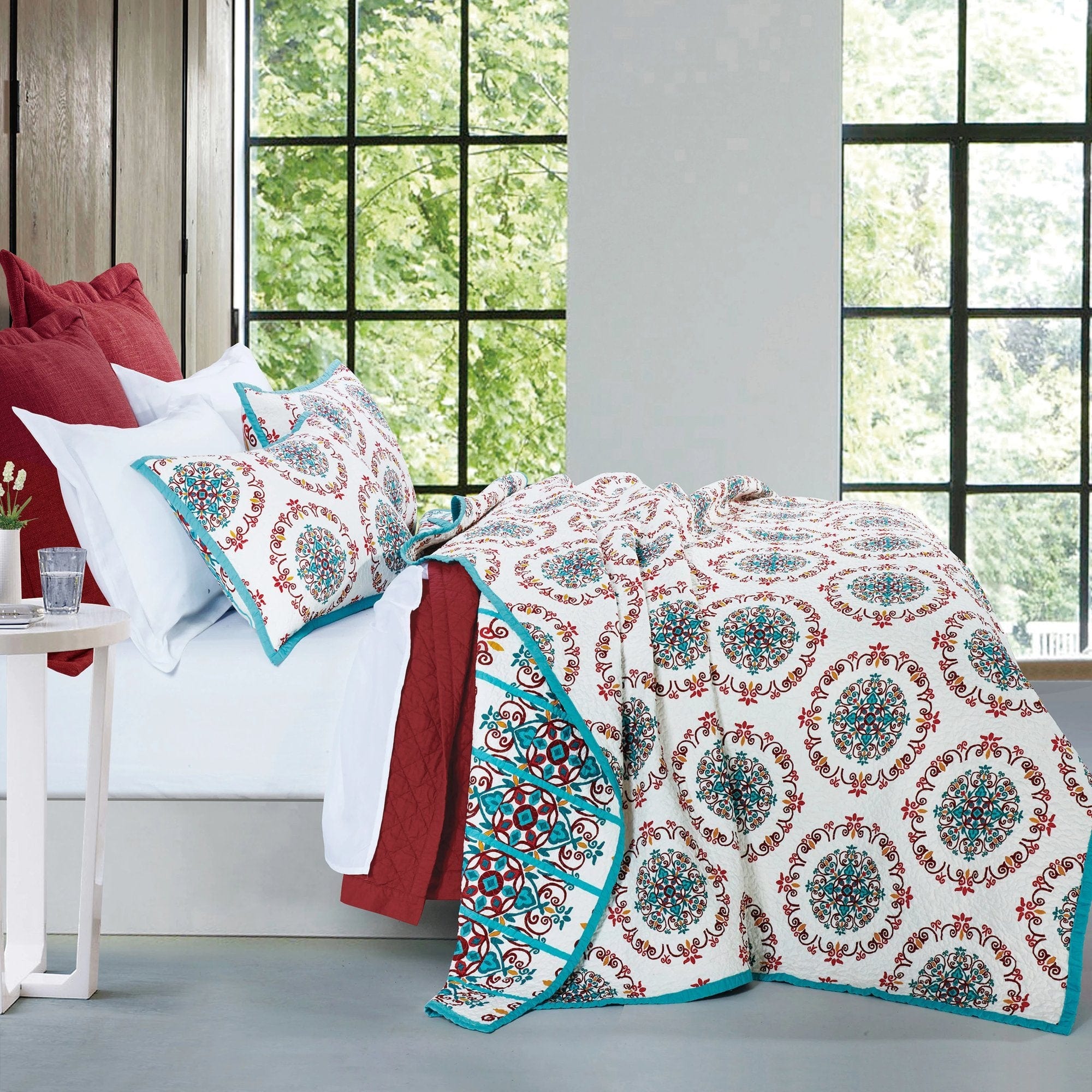 https://paseoroad.com/cdn/shop/products/paseo-road-quilt-sonora-reversible-cottage-quilt-set-37487008055512.jpg?v=1662861970