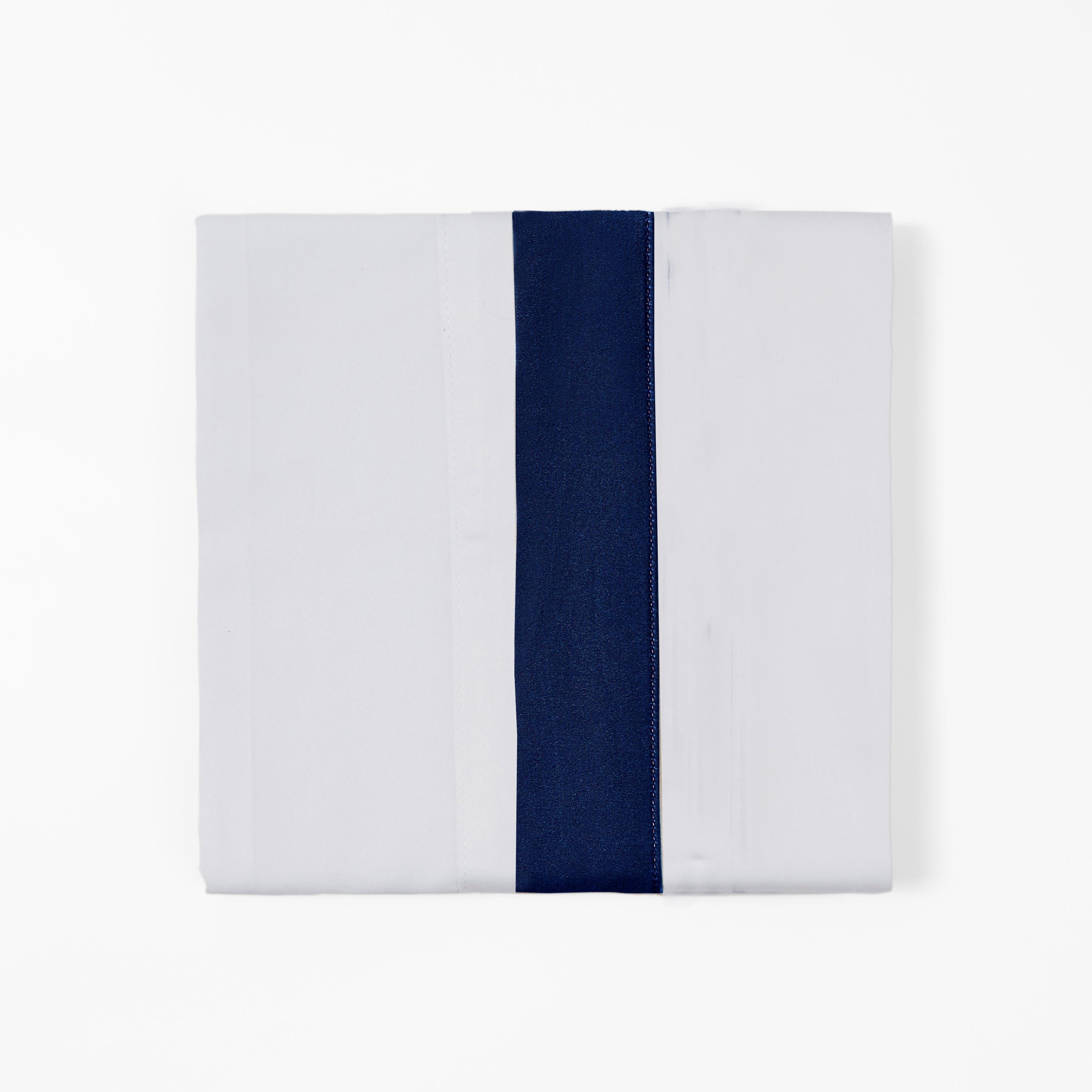 350TC White Sheet Set with Navy Flange Sheet