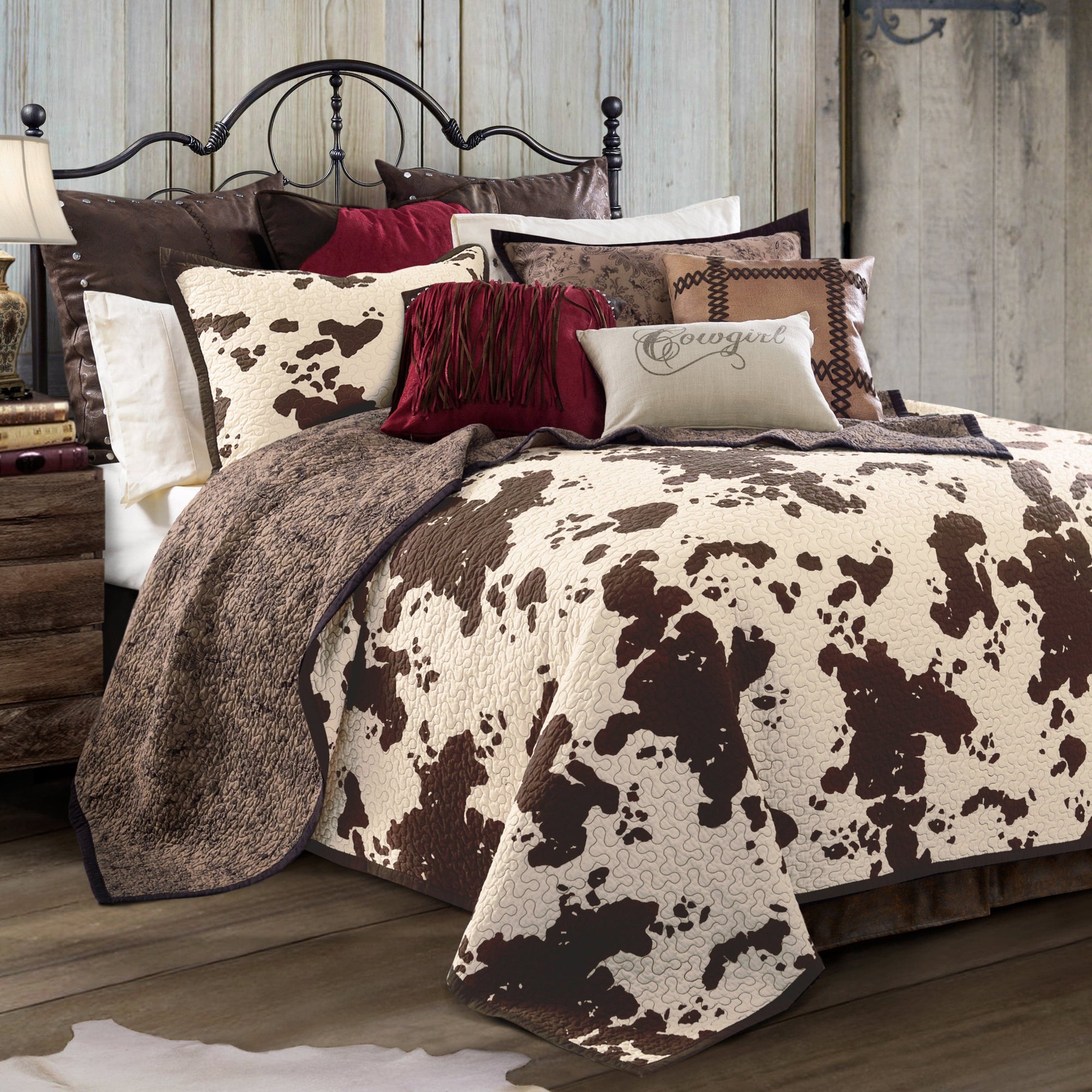 Elsa Cowhide Reversible Quilt Brown Swatch Swatch